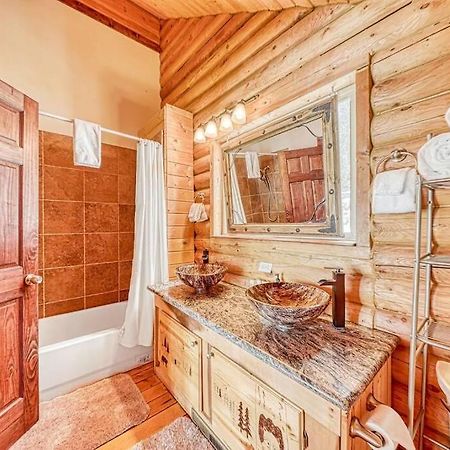 Spectacular Chalet Overlooking The Ski Slopes ブライアン・ヘッド エクステリア 写真