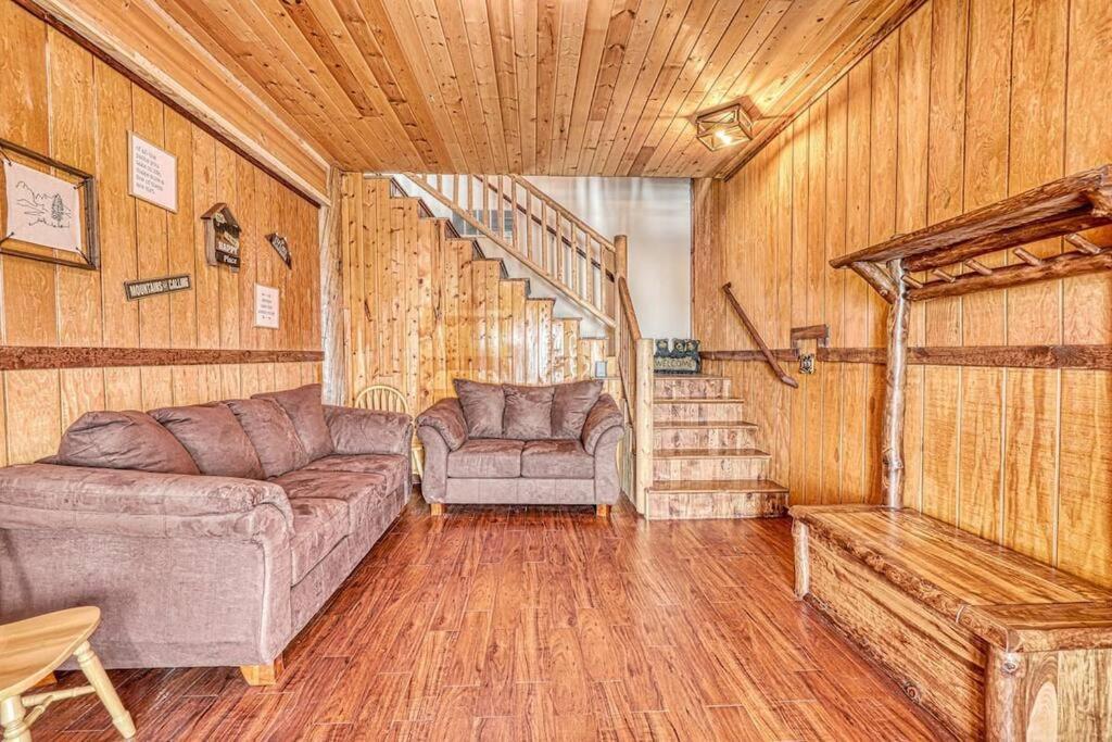 Spectacular Chalet Overlooking The Ski Slopes ブライアン・ヘッド エクステリア 写真