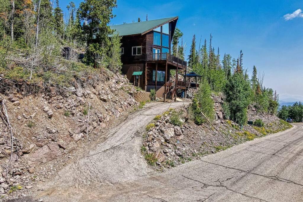 Spectacular Chalet Overlooking The Ski Slopes ブライアン・ヘッド エクステリア 写真