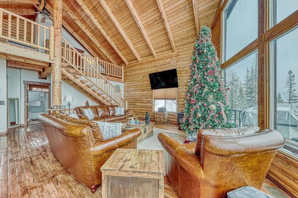Spectacular Chalet Overlooking The Ski Slopes ブライアン・ヘッド エクステリア 写真